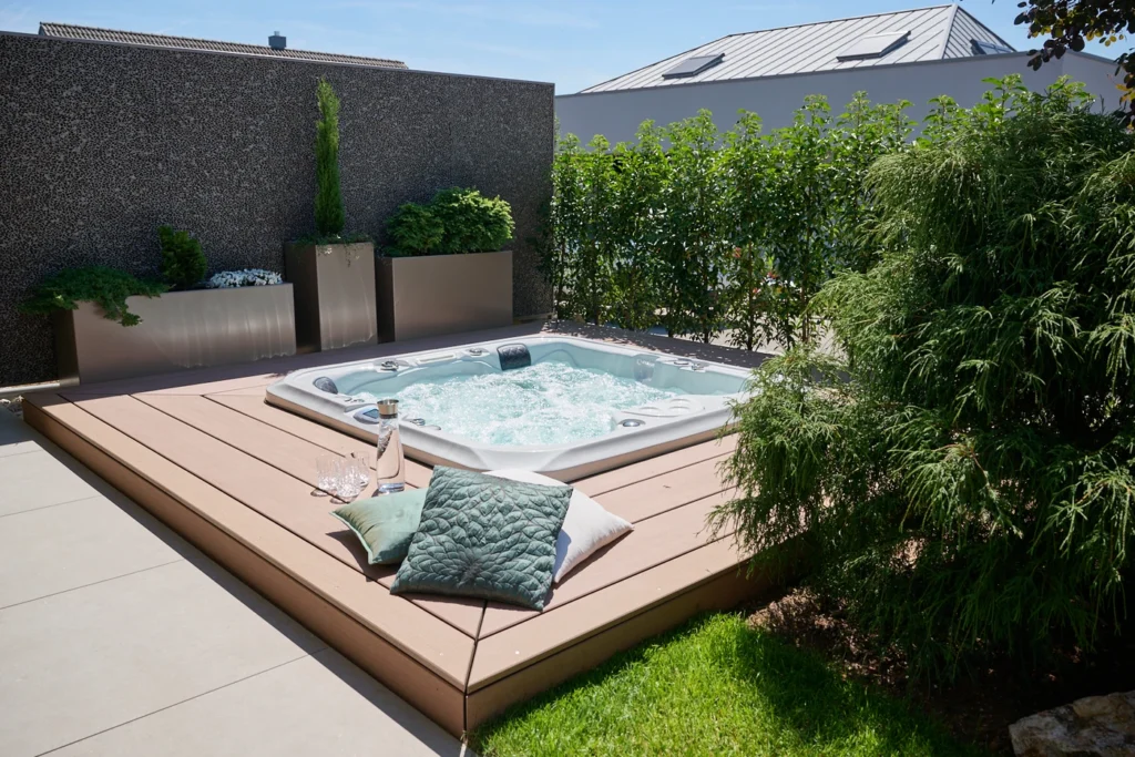 sichtschutz_f_r_den_garten-pool_umrandung-lampen_im_garten-sichtschutz_garten_pflanzen-pflanzen_als_sichtschutz-Ehmann-Gartengestaltung-0045