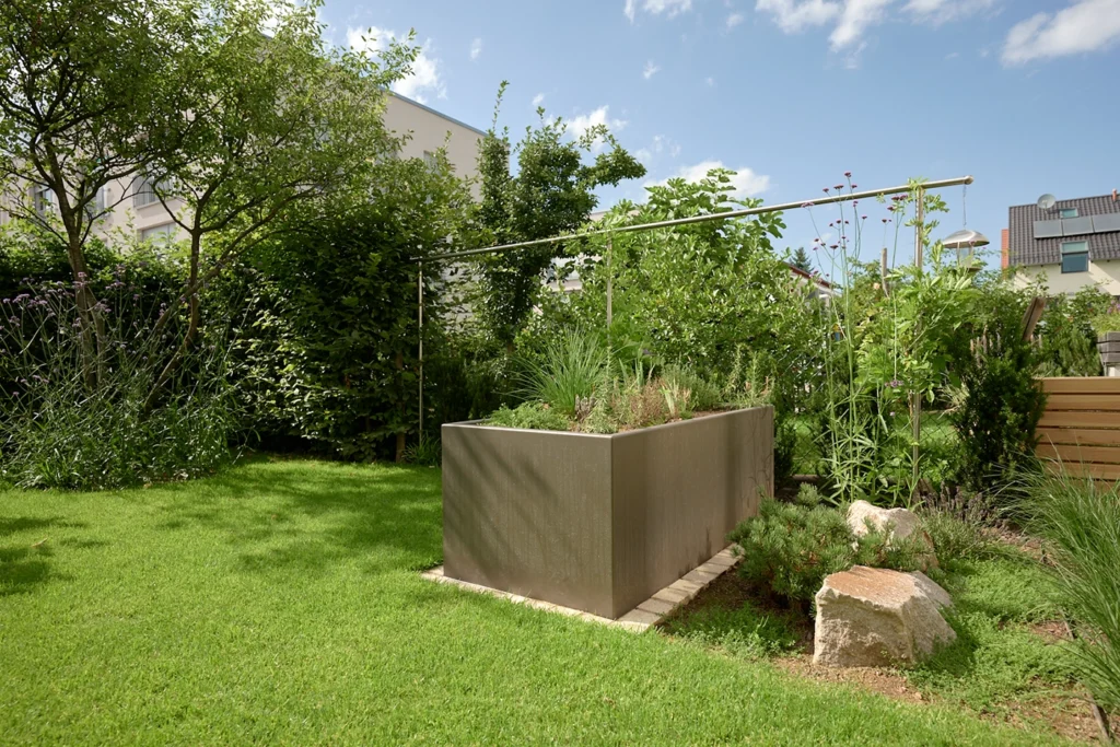 Ehmann-Gartengestaltung-Pflanzgefässe-0014